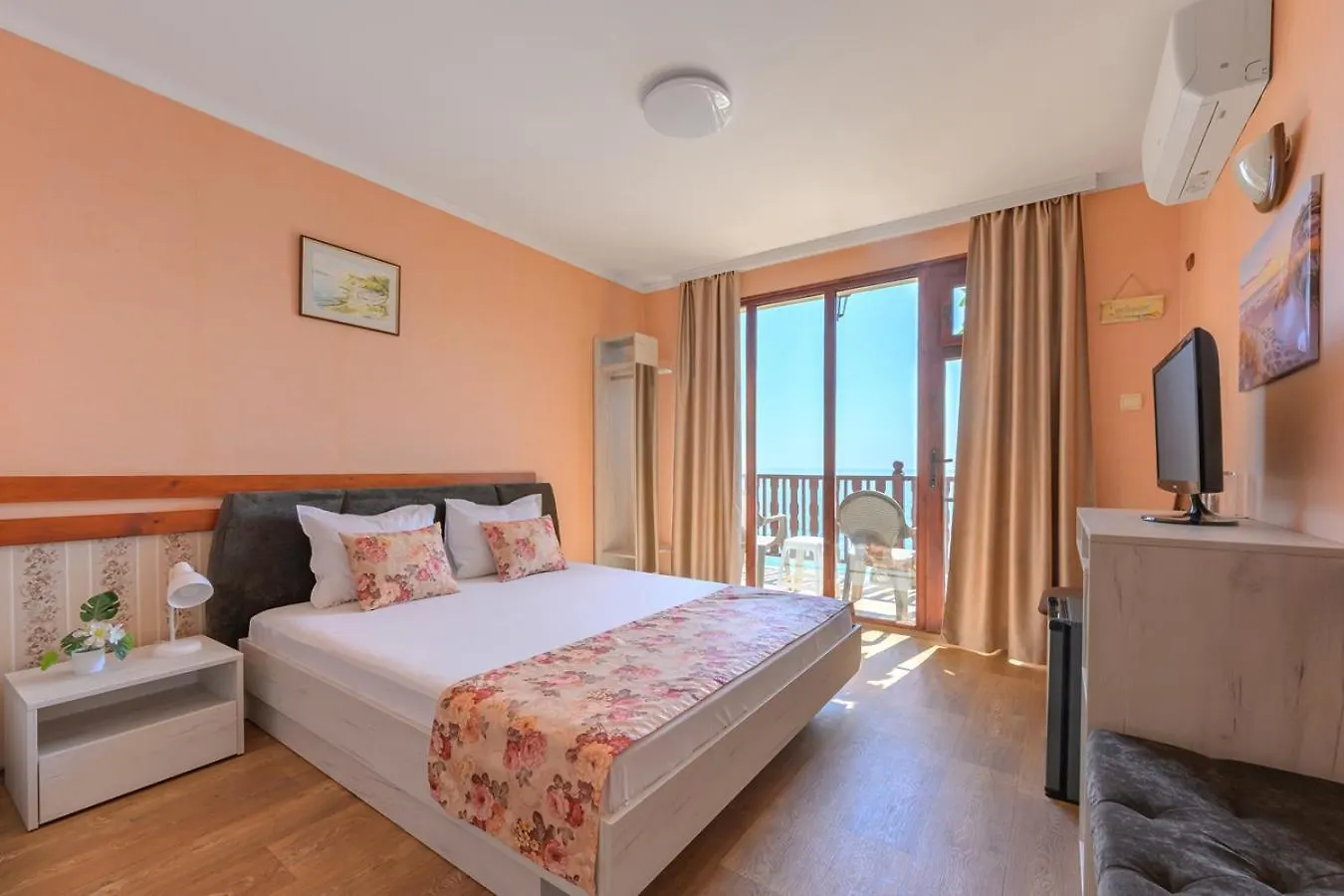 Morski Briag Hotel Golden Sands 3*,